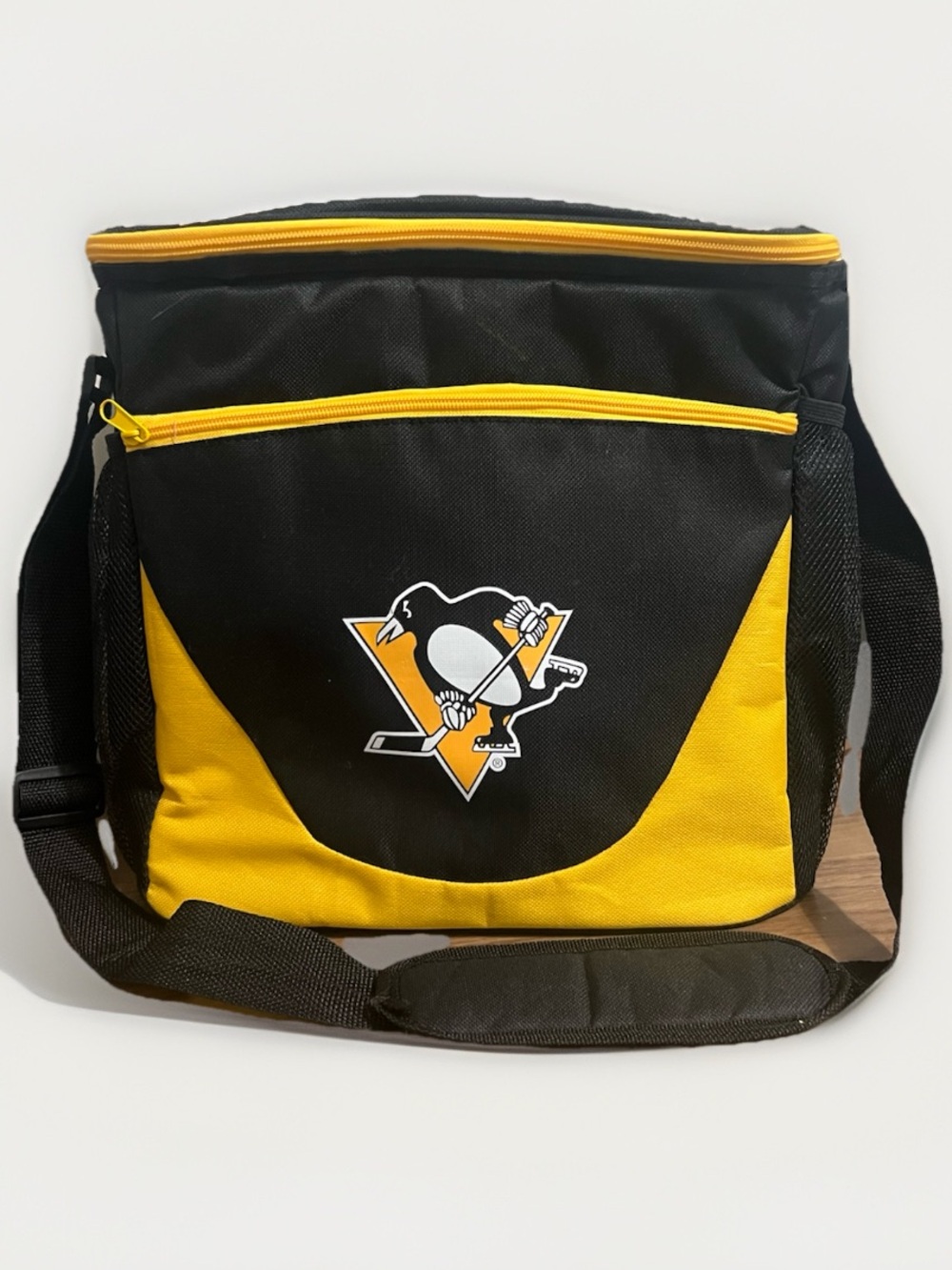 NWOT Pittsburgh Penguins NHL Hockey 24 Can Soft Sided Collapsible Cooler & Strap